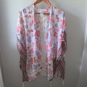 Time and Tru Floral Kimono